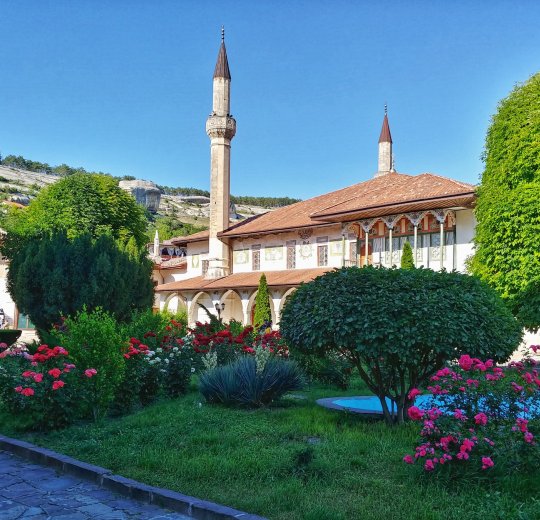 Туры в Бахчисарай 2025 - цены на путевки в Россию из Москвы от туроператора «Анекс Тур»